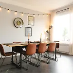 Industrial Fuer 8 - Gemeinsam Auf Reisen Daire *