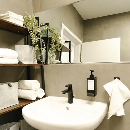 Industrial Für 8 - Gemeinsam Auf Reisen