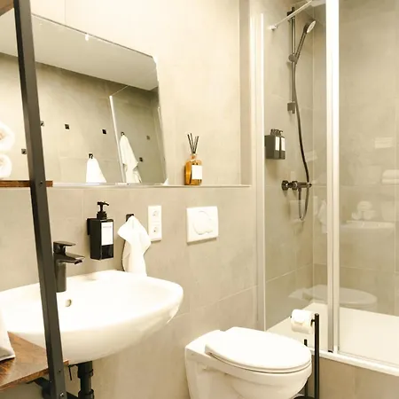 Apartamento Industrial Für 8 - Gemeinsam Auf Reisen Schwetzingen